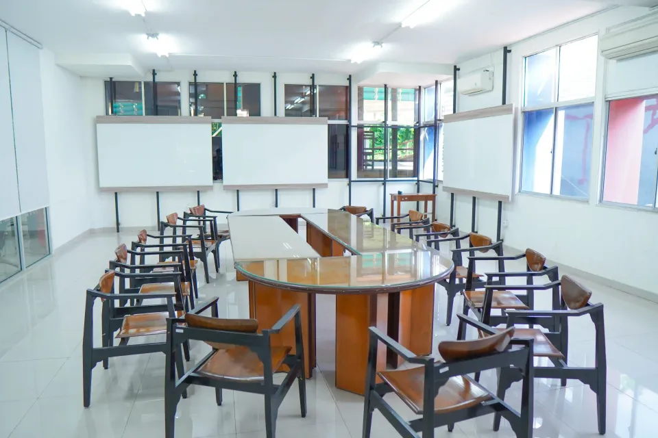 Ruang Rapat & Seminar di Kampus Mugas