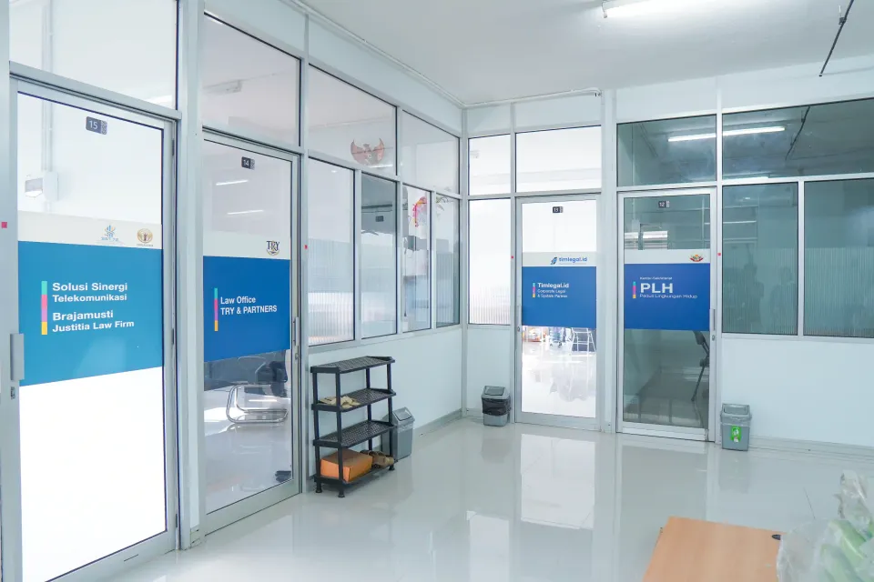 Ruang Kantor di Kampus Mugas