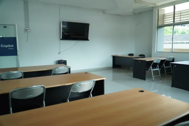 Coworking Space di Kampus Mugas, foto 16 dari 38